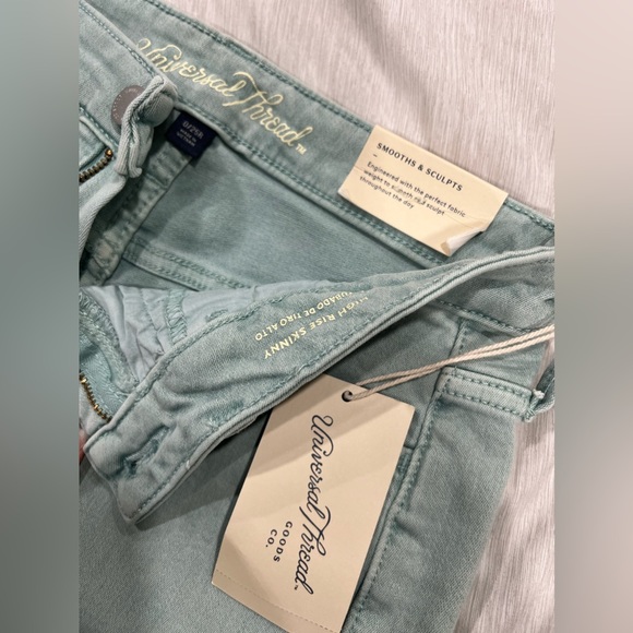 NWT Universal Thread High Rise Skinny Jeans - Picture 2 of 5